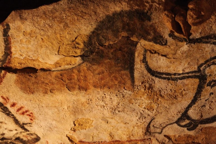 The Past And The Present At The Lascaux Caves   Lasxcaux2 870x580 